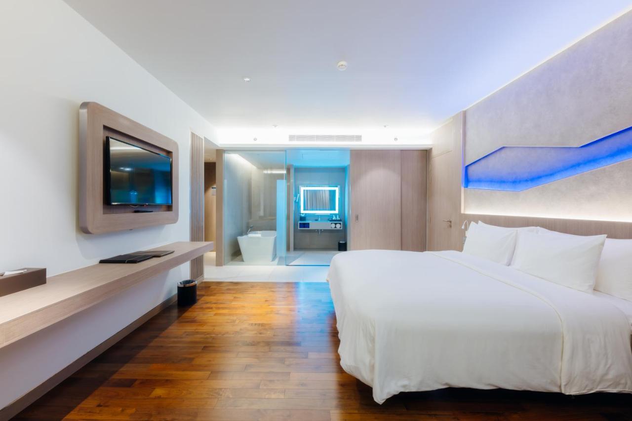 Oceanfront Beach Resort - Sha Extra Plus Patong Δωμάτιο φωτογραφία