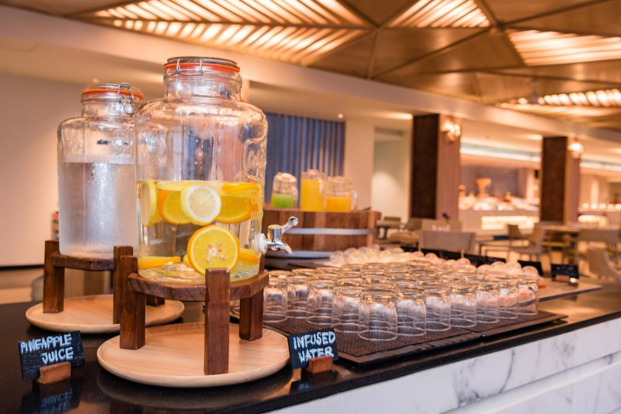 Oceanfront Beach Resort - Sha Extra Plus Patong Εξωτερικό φωτογραφία Infused water at a buffet