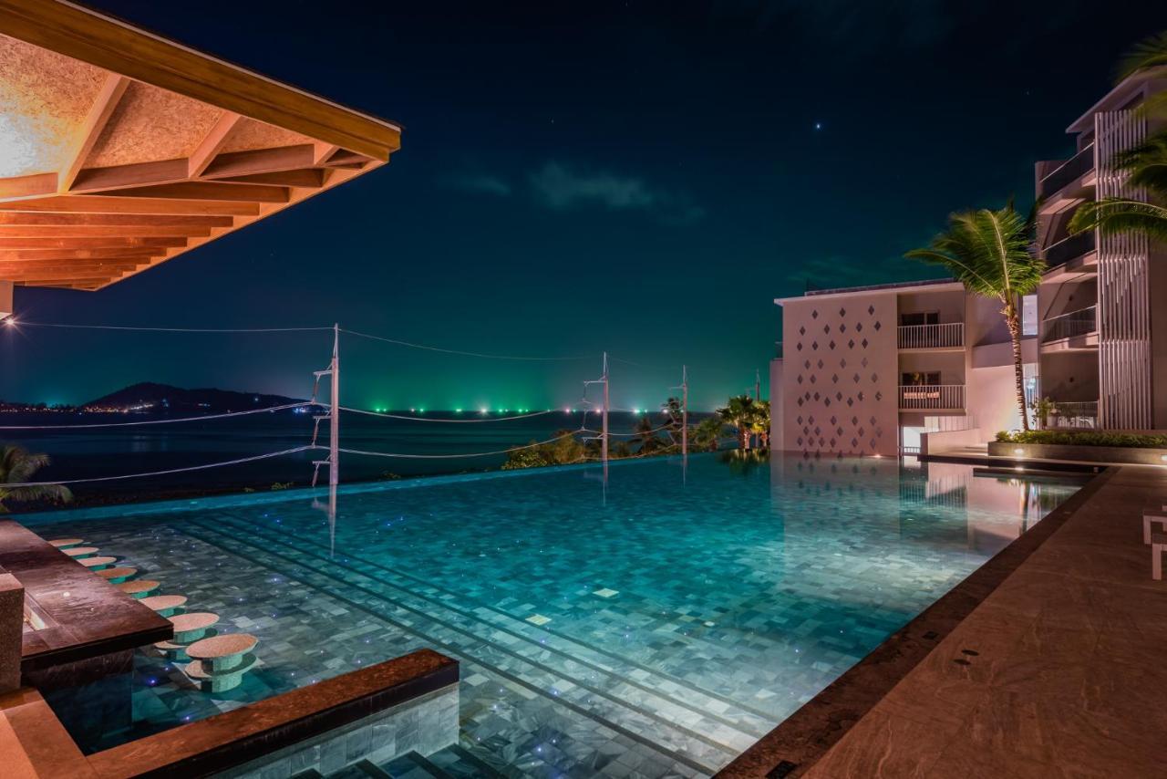 Oceanfront Beach Resort - Sha Extra Plus Patong Εξωτερικό φωτογραφία Infinity pool at the resort