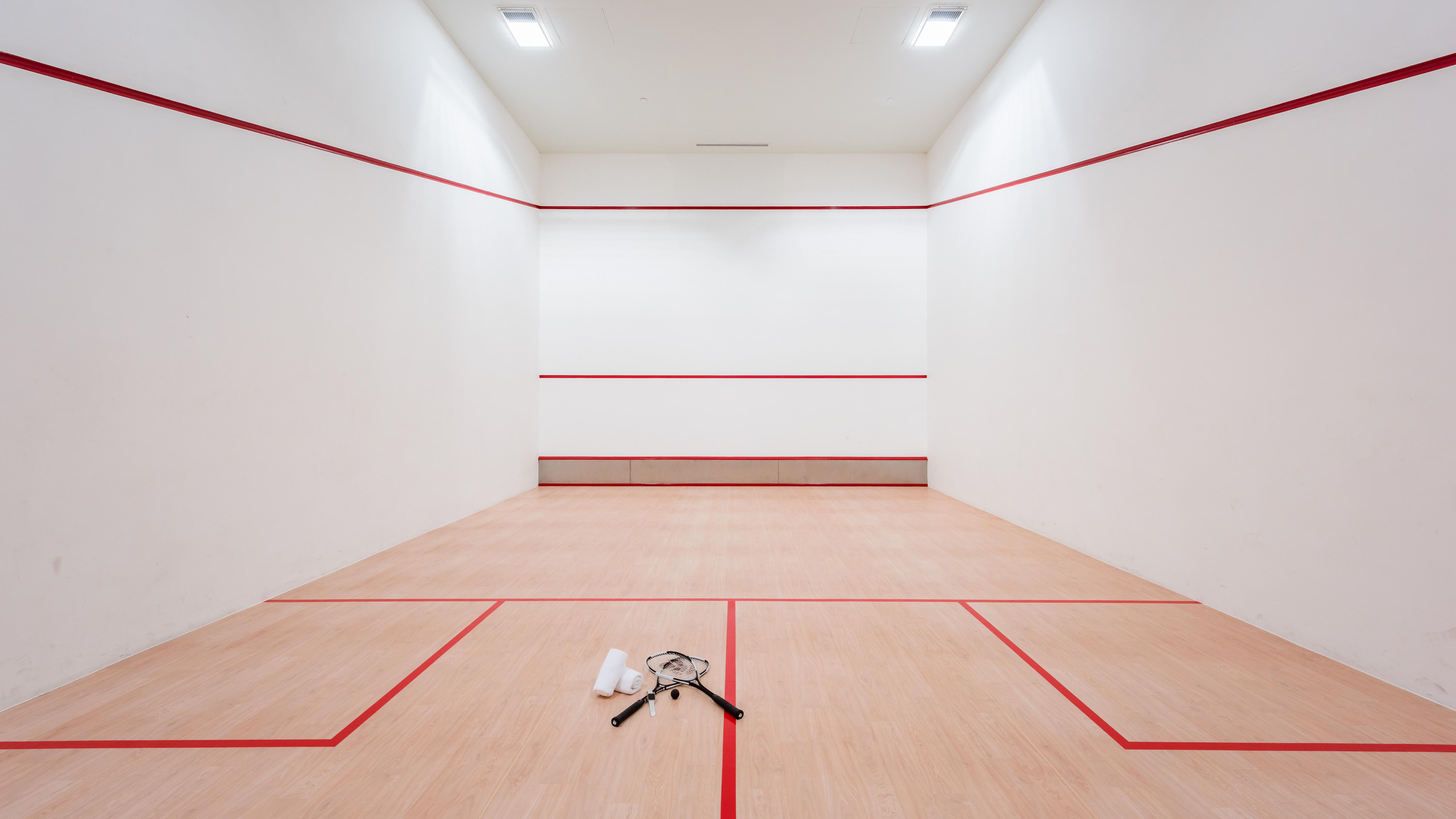 Oceanfront Beach Resort - Sha Extra Plus Patong Εξωτερικό φωτογραφία Squash court