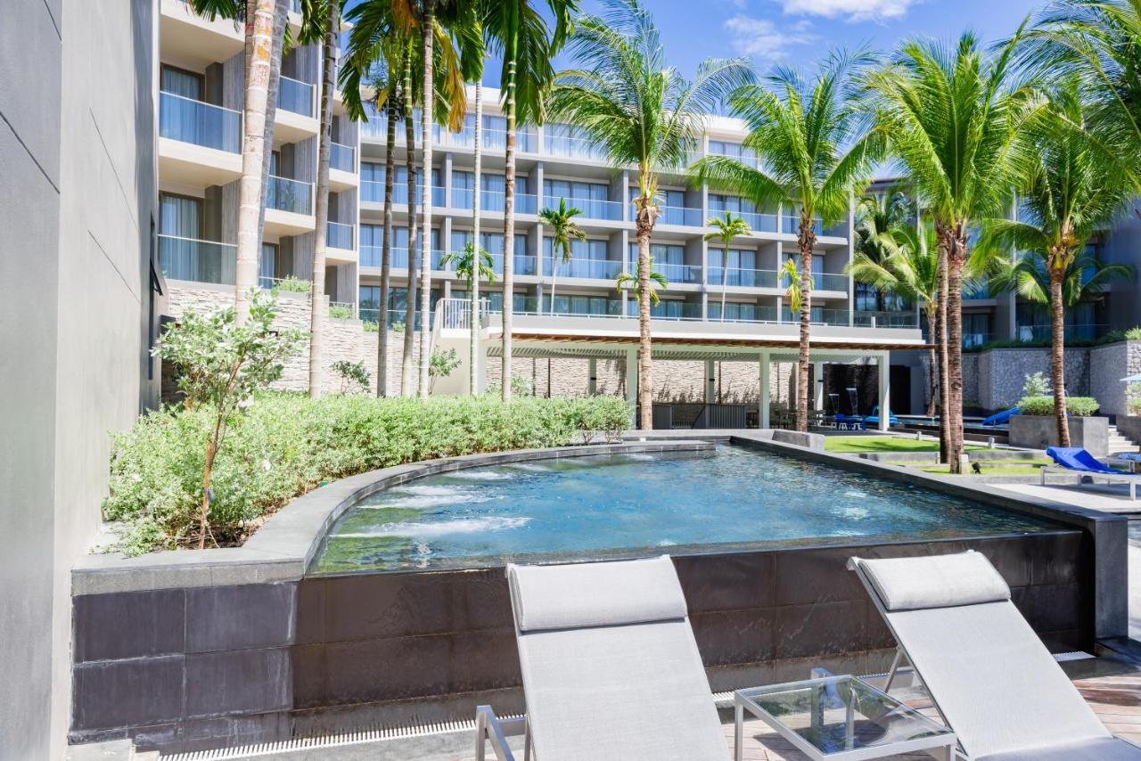 Oceanfront Beach Resort - Sha Extra Plus Patong Εξωτερικό φωτογραφία The pool at the Hilton