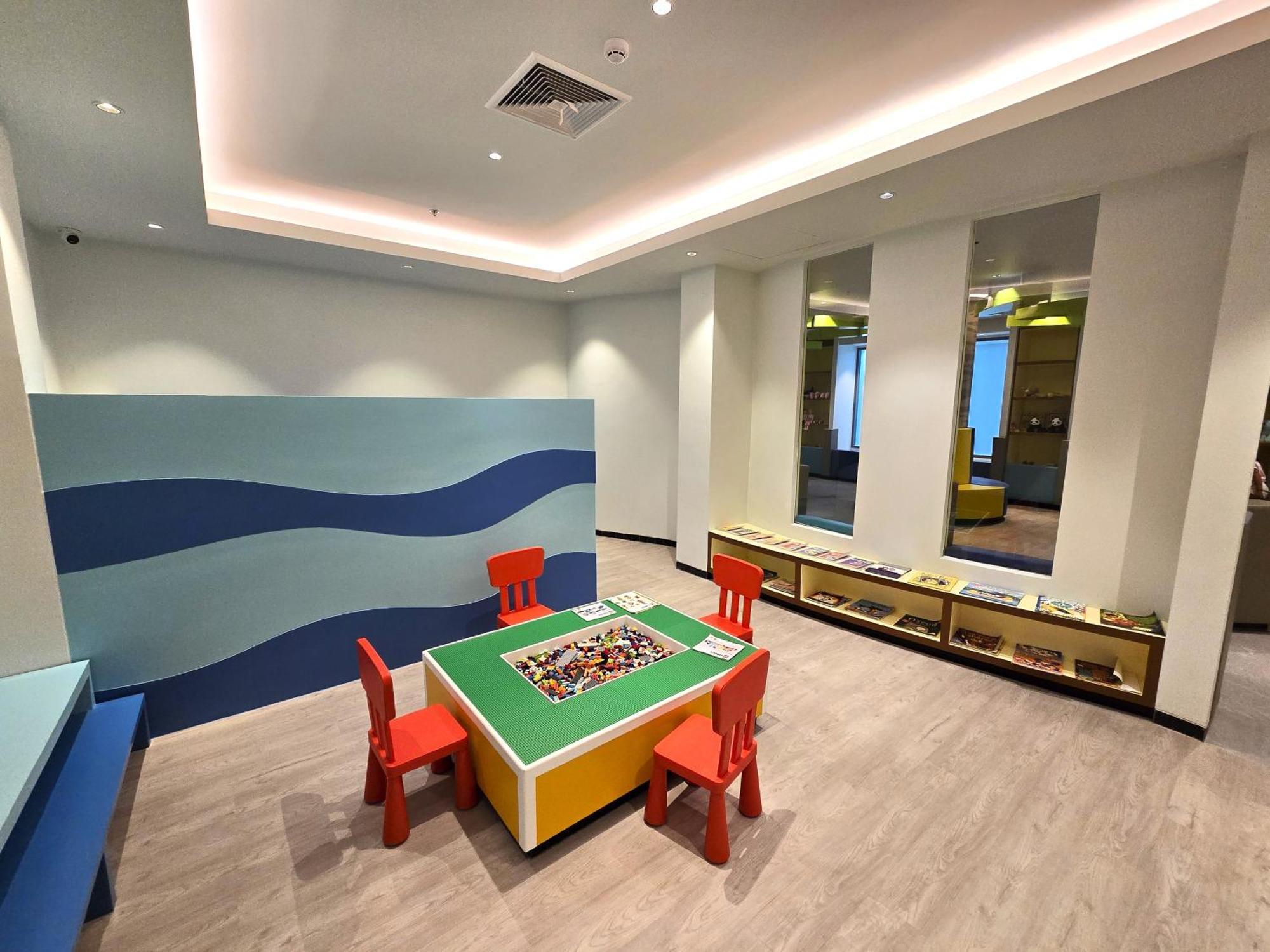 Oceanfront Beach Resort - Sha Extra Plus Patong Εξωτερικό φωτογραφία The Children's Museum