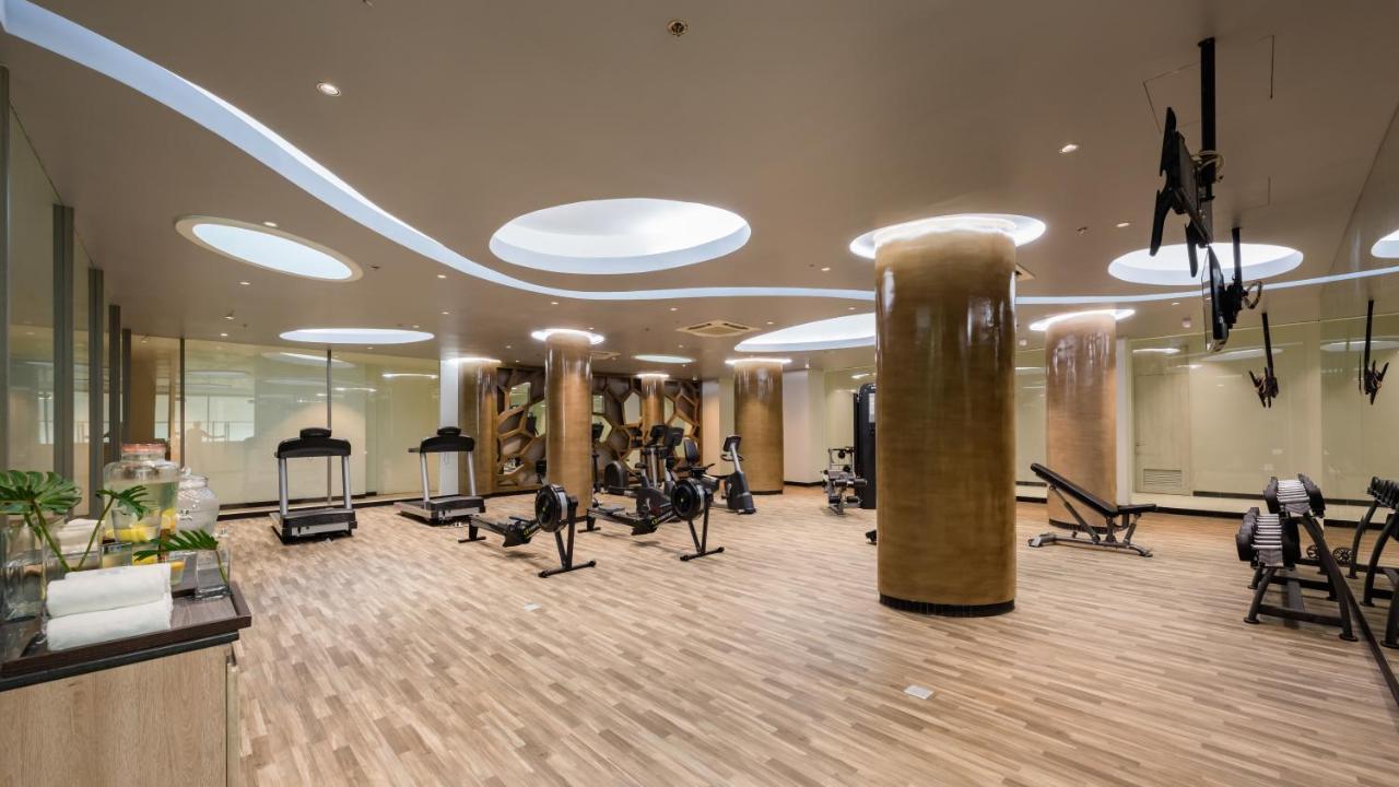 Oceanfront Beach Resort - Sha Extra Plus Patong Εξωτερικό φωτογραφία The gym at the Ritz-Carlton, DIFC