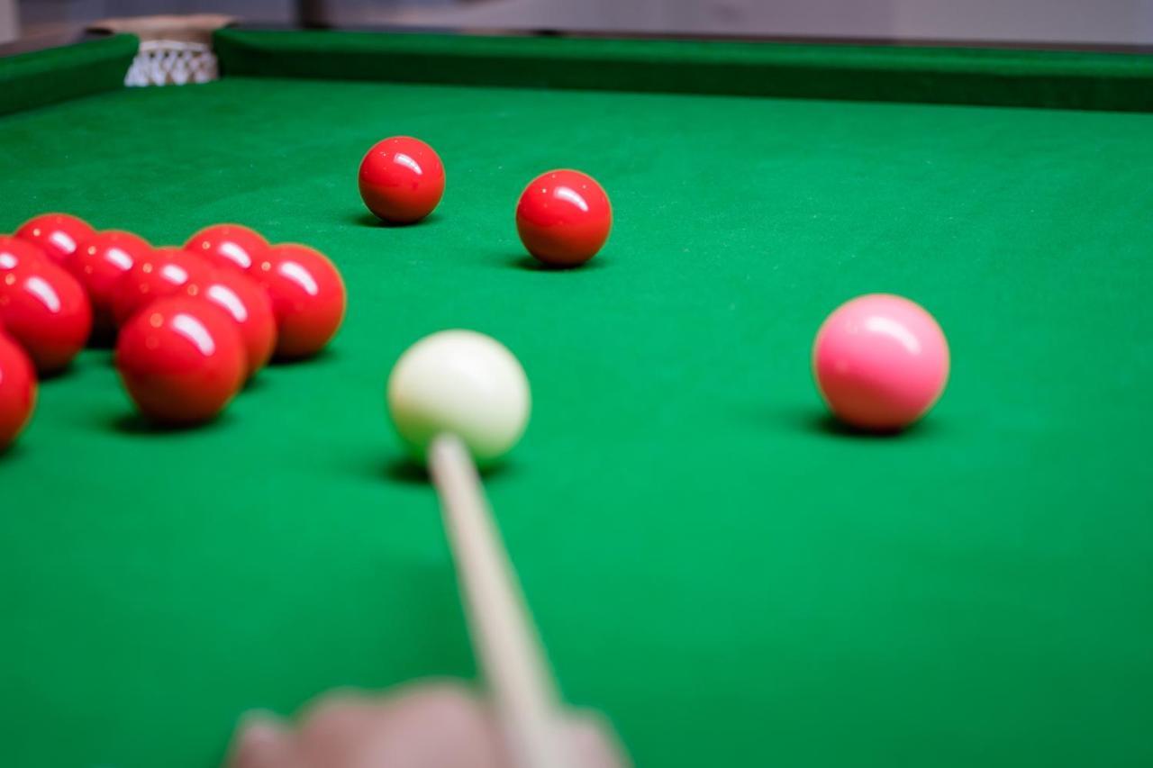 Oceanfront Beach Resort - Sha Extra Plus Patong Εξωτερικό φωτογραφία The cue ball is the white ball